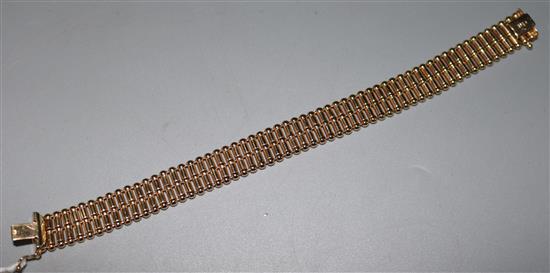 A 9ct gold baton link bracelet, 7in.